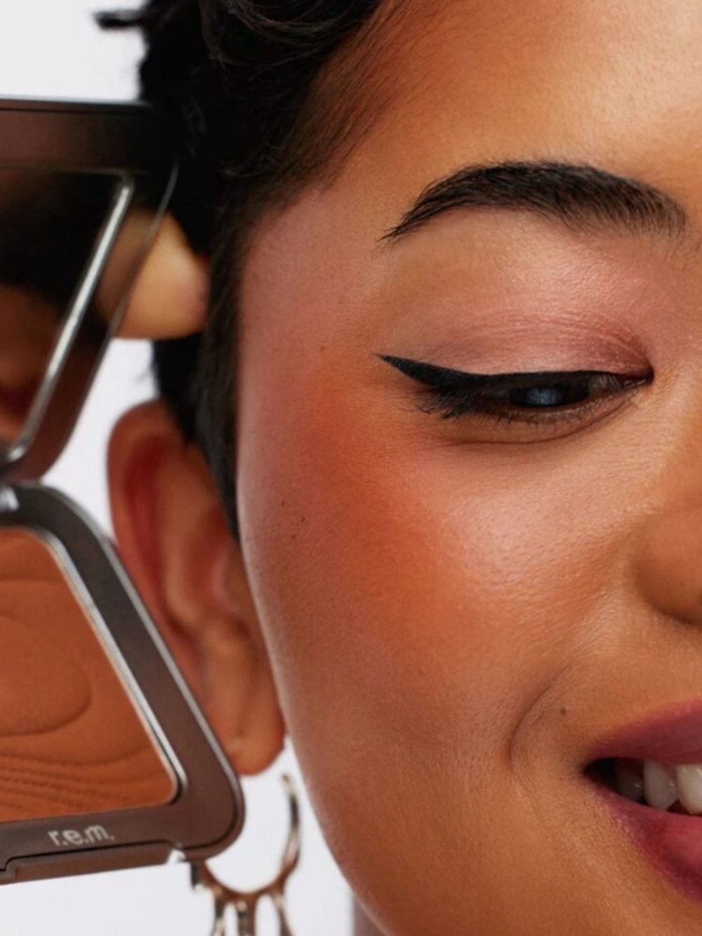 r.e.m. Bronzer and Lashes Bundle - Picture 3 of 8
